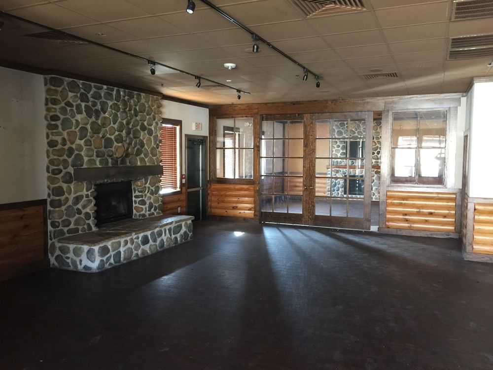 1700 Airport Fwy, Bedford, TX 76022